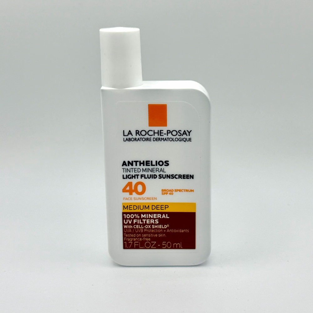 Anthelios Tinted Mineral Light Fluid Sunscreen SPF 40 - Medium Deep